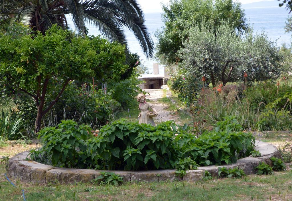 Apartment Lju On The Beach Split Exterior photo