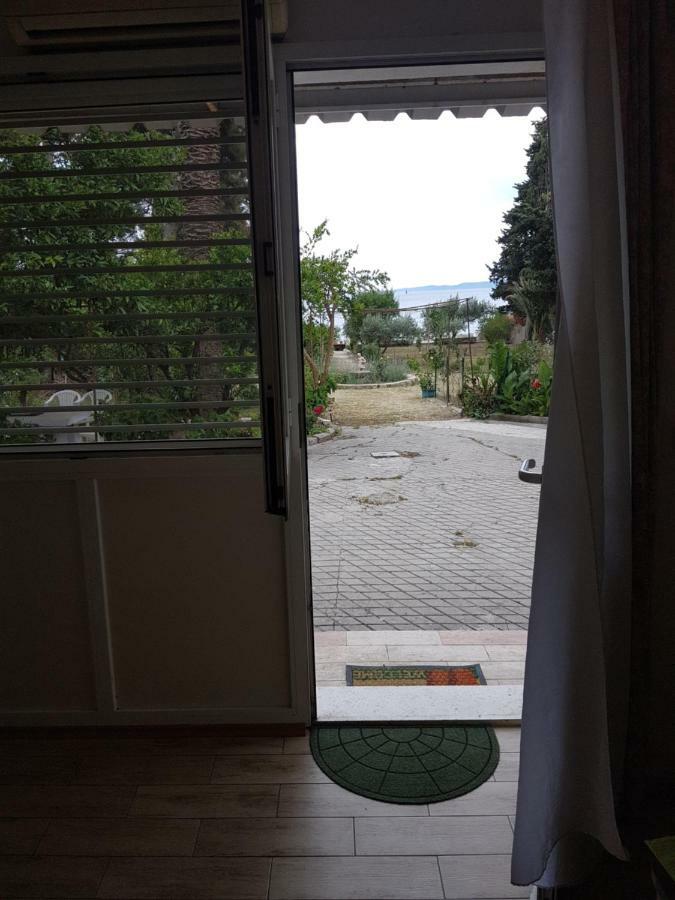 Apartment Lju On The Beach Split Exterior photo
